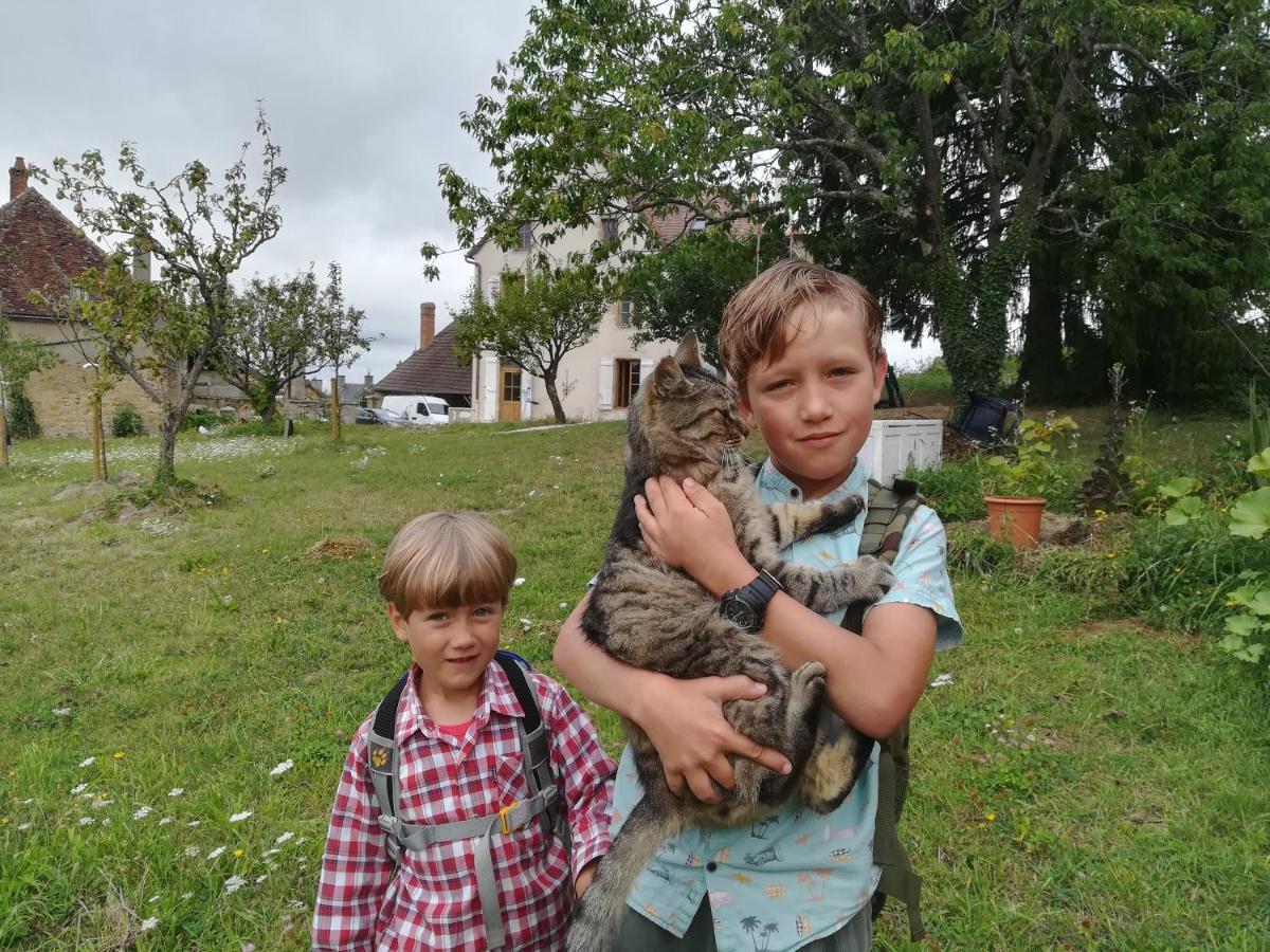 Chez Casimir Panzió Cercy-la-Tour Kültér fotó